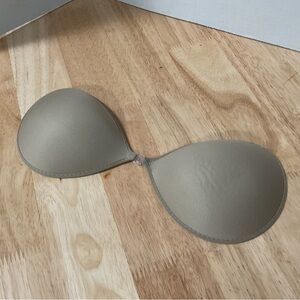 New Open Box Adhesive Bra Strapless Sticky Invisible Push up cup Size DD Beige